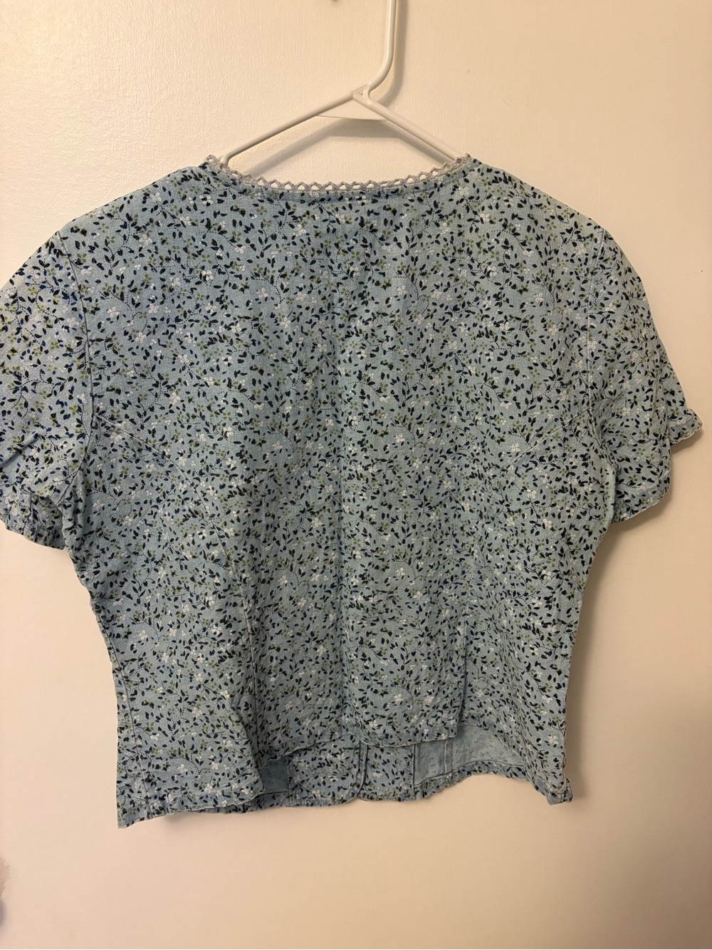 Vintage  Requirements Light Blue Floral Button Front Top - Picture 4 of 5